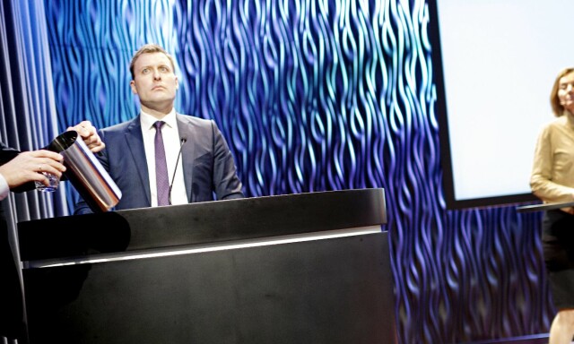 Maktkamp i Telenor